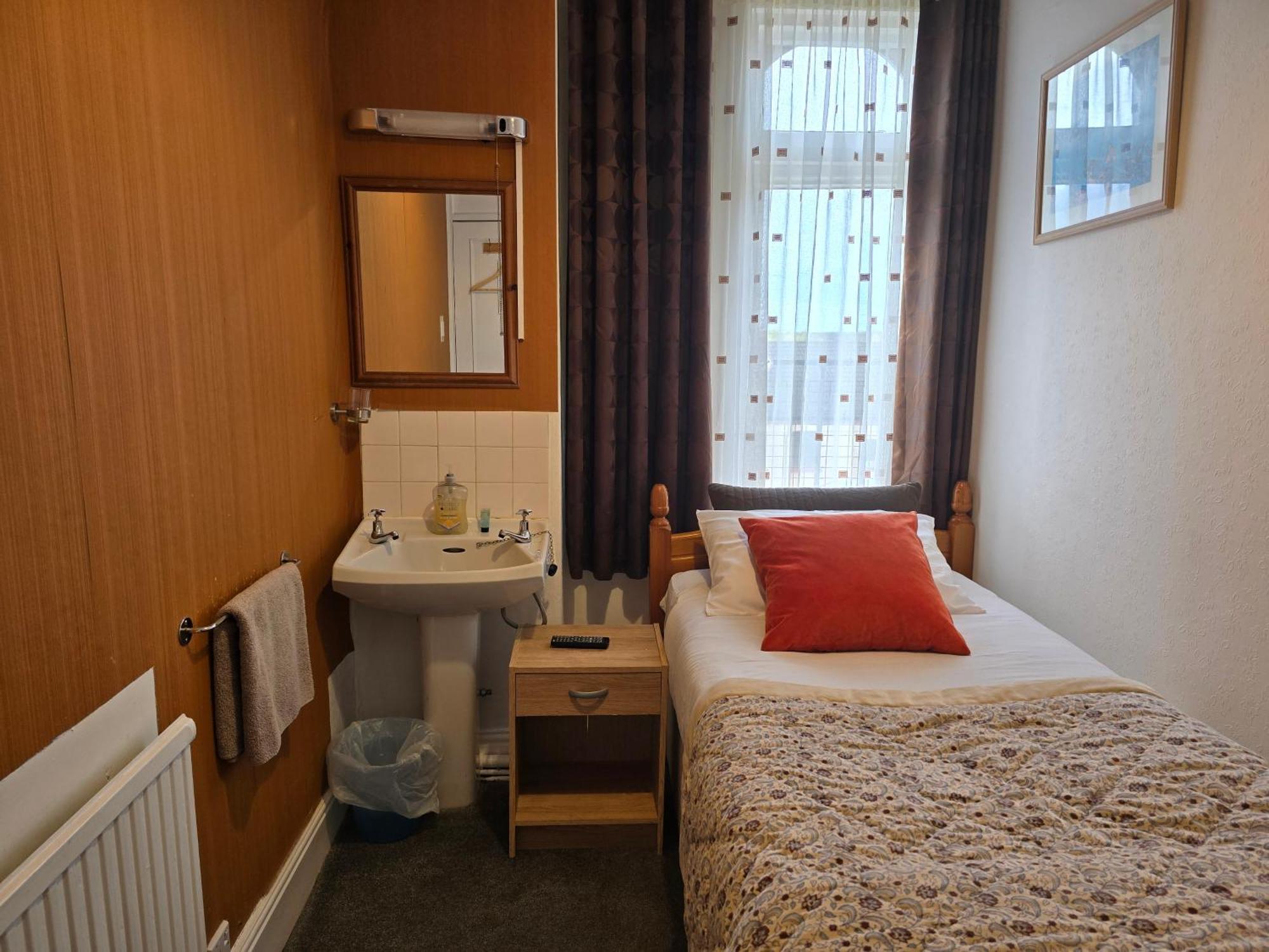 The Fairhaven Hotel Beeston  Exteriör bild