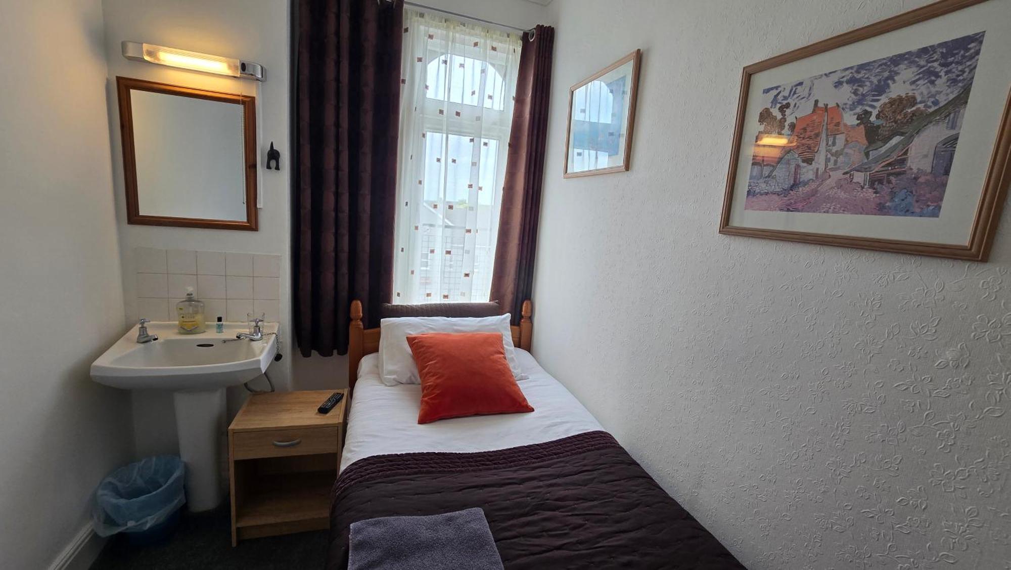 The Fairhaven Hotel Beeston  Exteriör bild